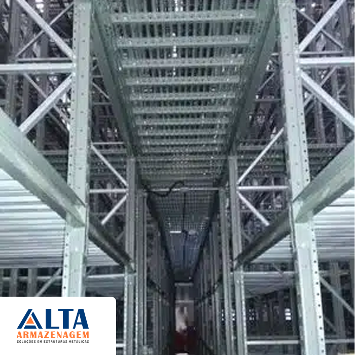 Compra de porta pallet seminovos