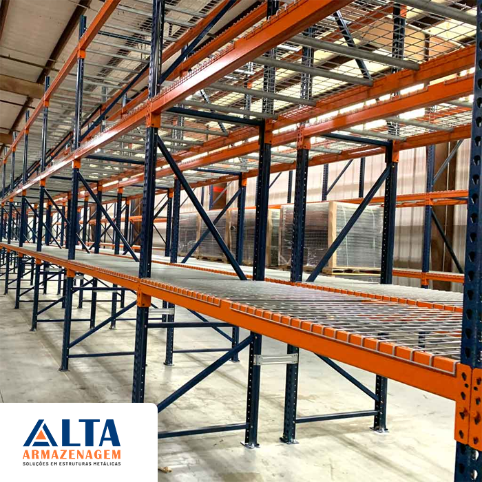 Empresa especializada em montagem e desmontagem de porta pallets usadas