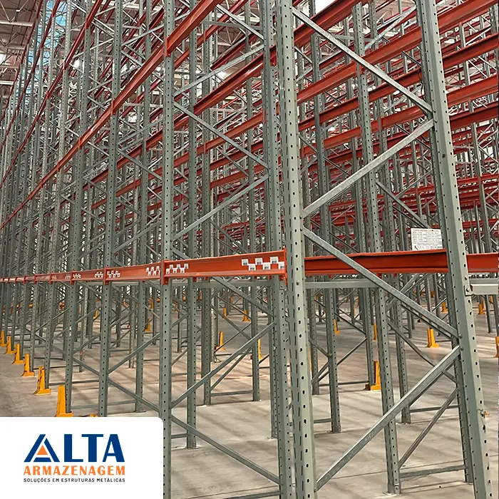 Empresa focada em estoque porta pallets